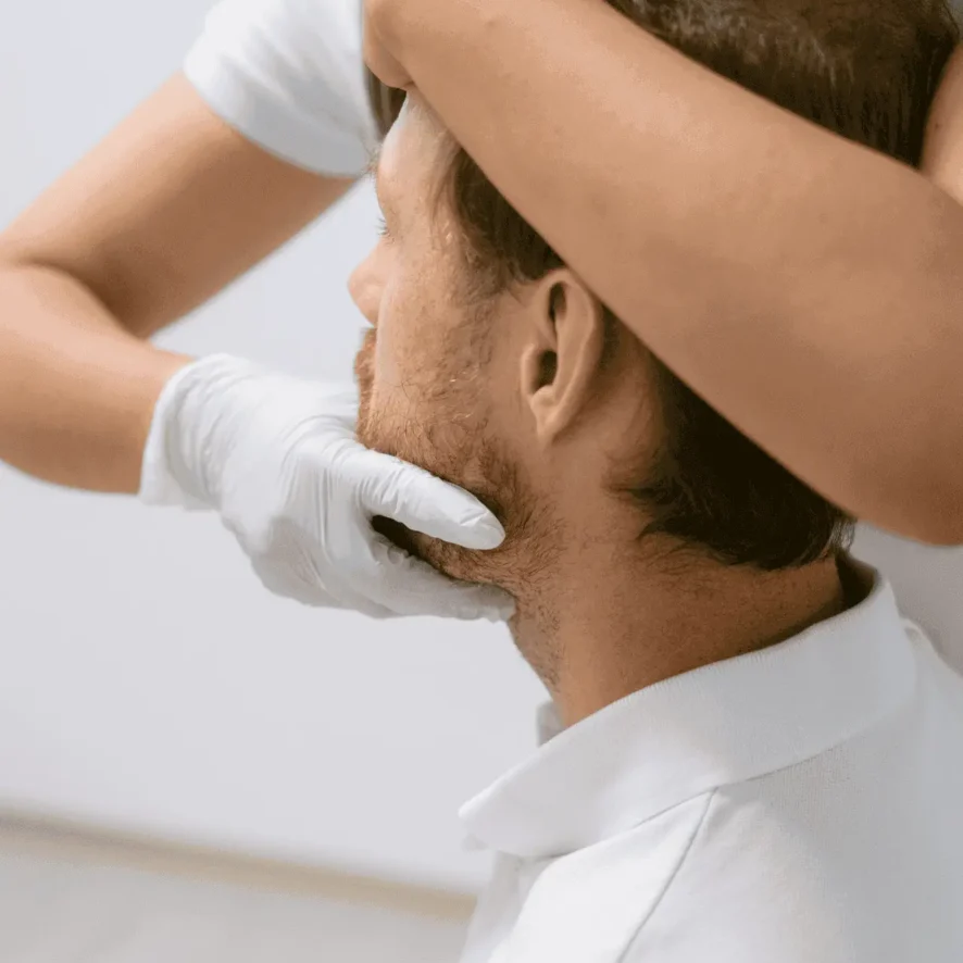 Fix You Egészségközpont: manuálterápiás fogás állkapocsízületi panaszok kezelésére