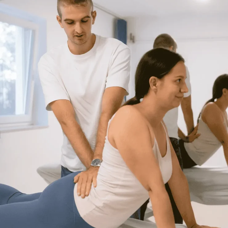 Fix You Egészségközpont: McKenzie terápia manuálterápiás fogással kiegészítve derékfájdalom kezelésére